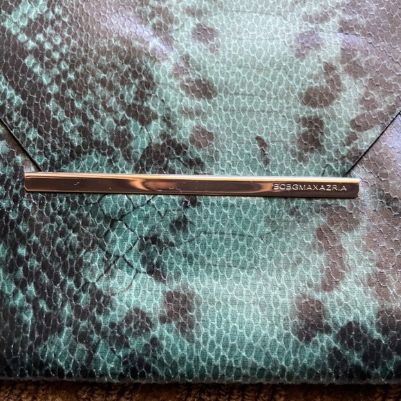 BCBG SNAKE SKIN ENVELOPE CLUTCH - Picture 2 of 2